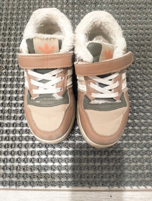 Продам зимние кроссовки детские