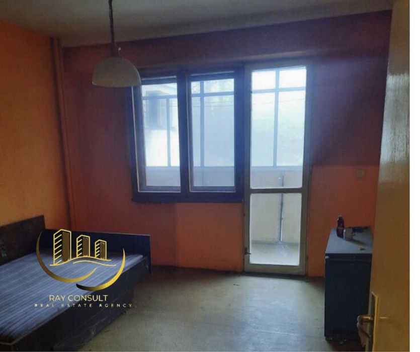 Рей Консулт продава апартамент в кв.Славянски