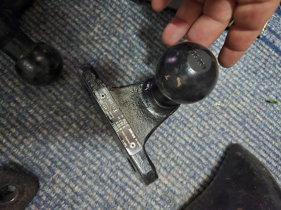 Продавам оригинални тегличи !!!