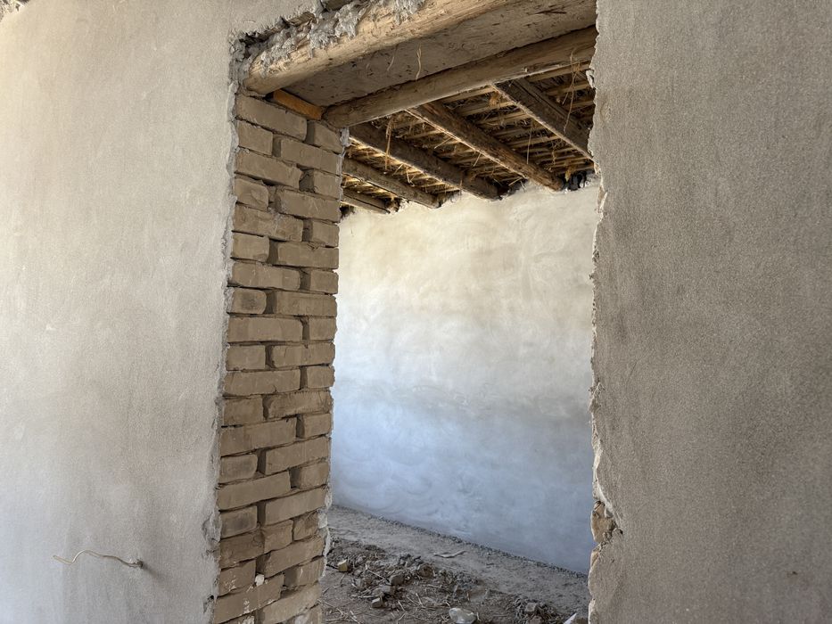 Урганч шахарда 200 кв  катежла сотилади