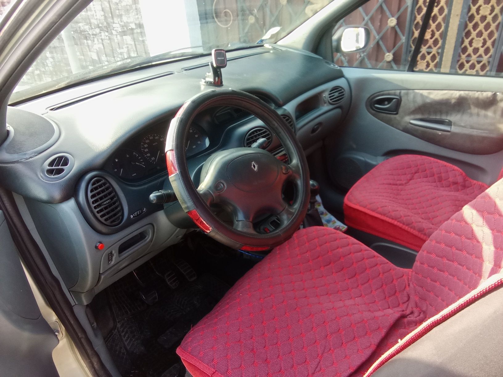 Продаются автомашина Renault Megan scenic