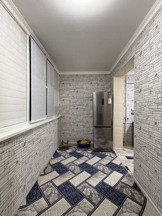 8-maktab yonidan 2 xonalik kvartira sotiladi