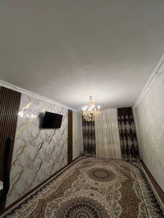 3 xonalik srochna sotiladi