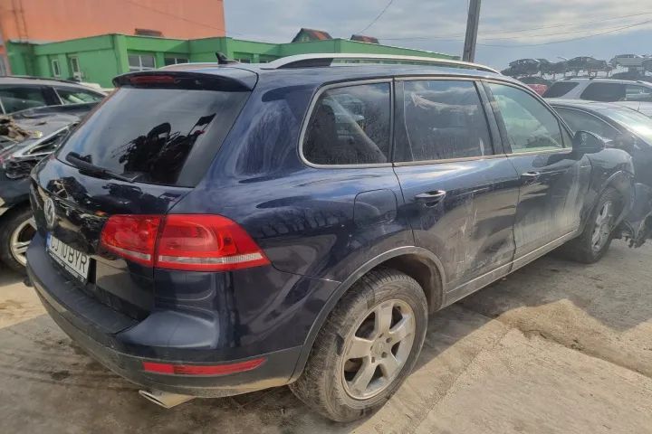 Dezmembrari VW Touareg 7P 2011 motor 3.0tdi 240cp CASA  Dezmembrez piese planetara perna compresor aripa stanga dreapta cayenne