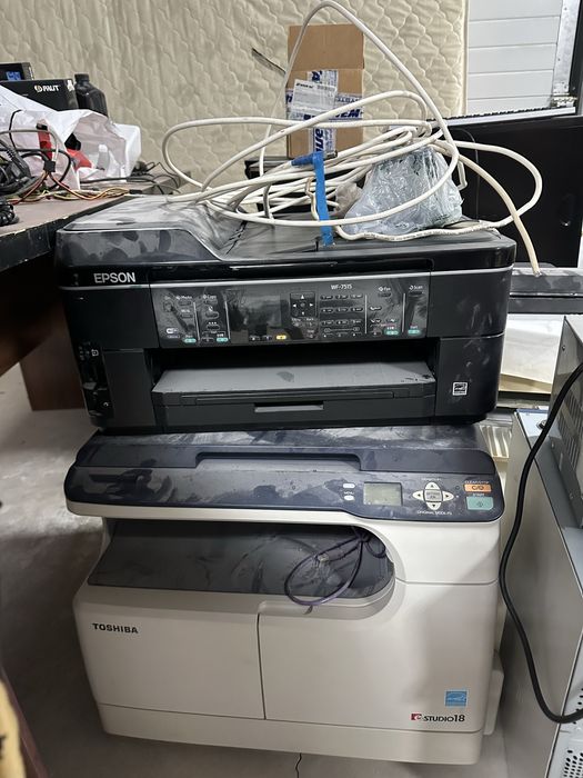 Продается Старые комьютеры, мониторы, упс, телефоны и принтеры