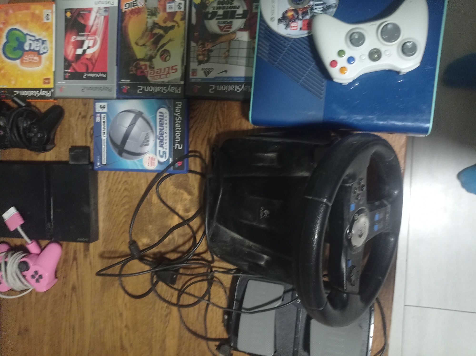 PlayStation2,jocuri(PS2),2controlăre cu fir,volan cu pedale(PS2)Xbox