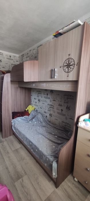 Двухъярусная кровать