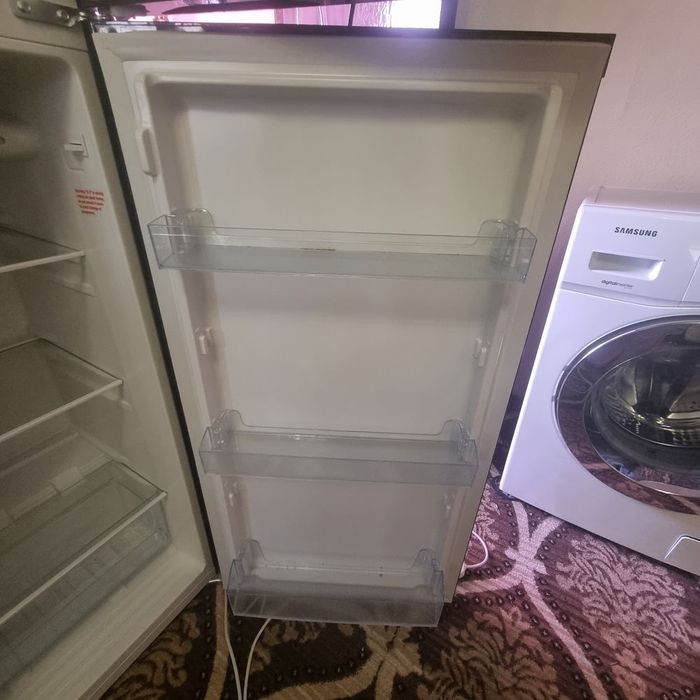 Продаётся холодильник ziffler