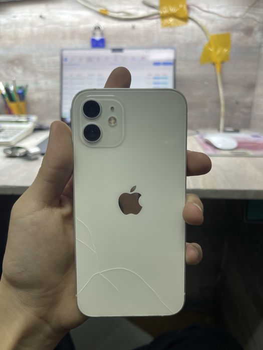 Продаеться Iphone 12