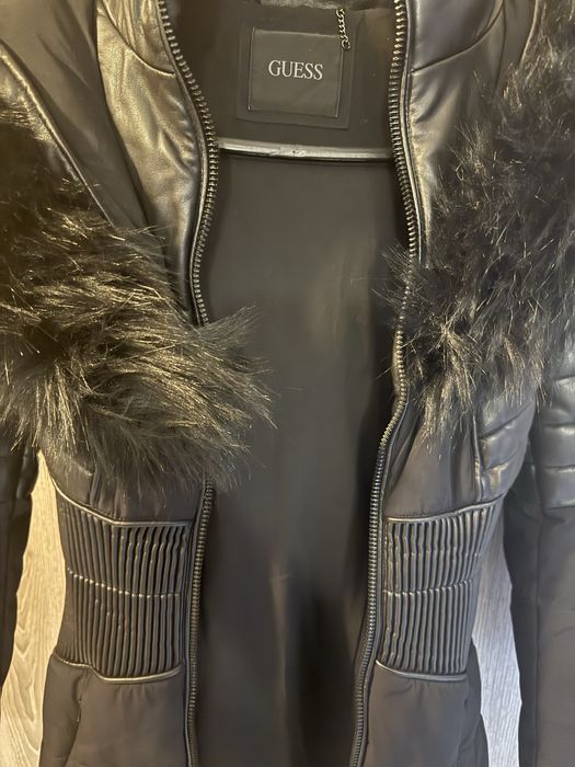 Черно Яке Guess