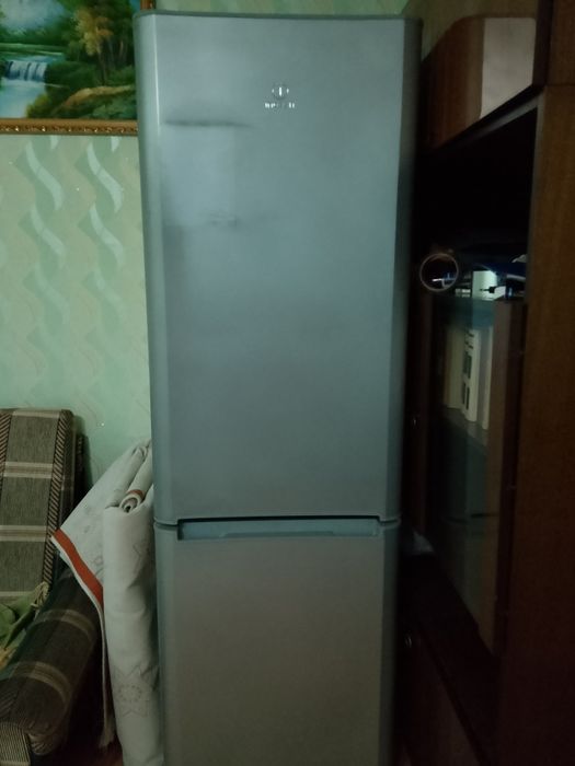 Продам холодильник