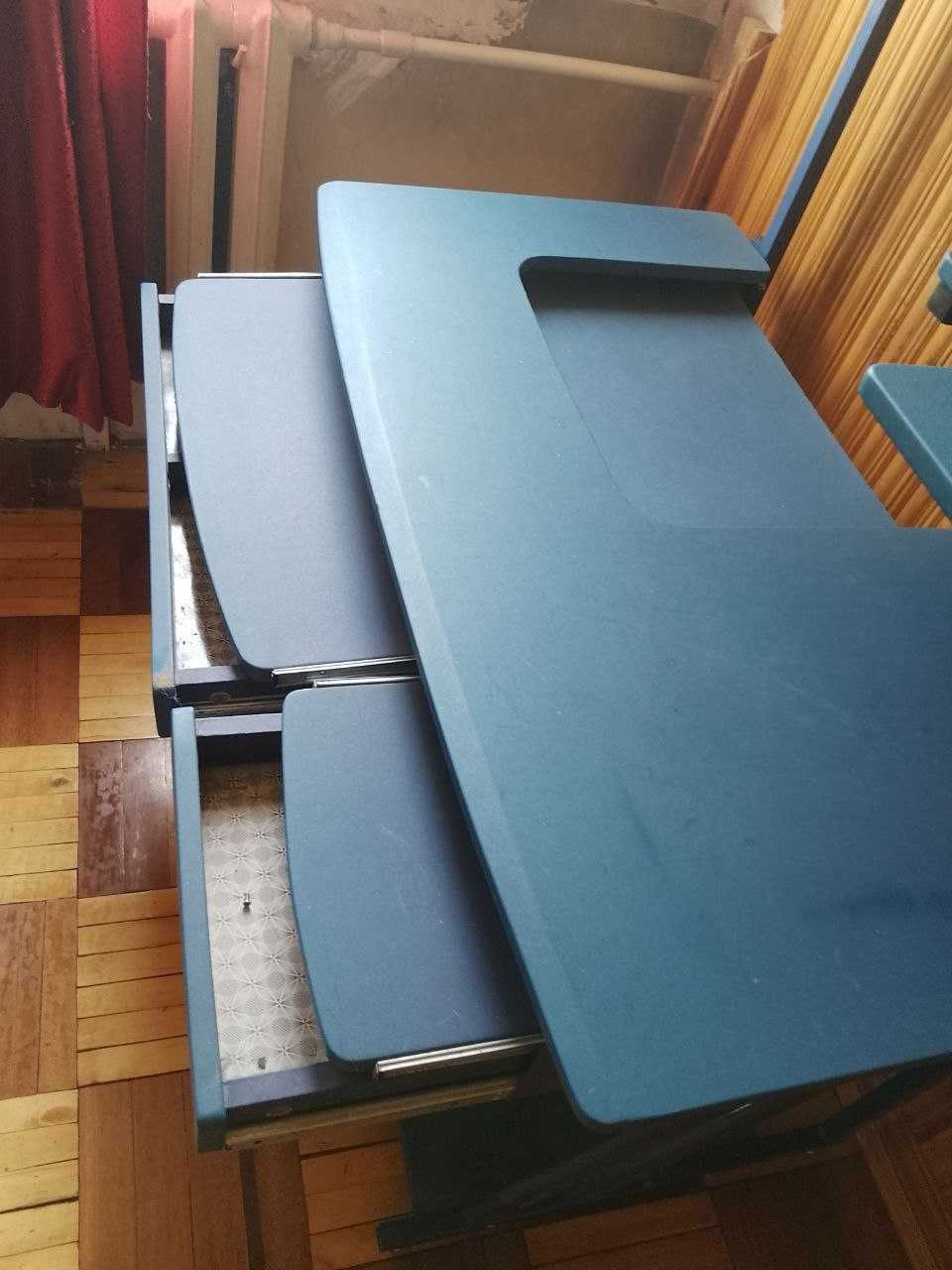 Продаётся компьютерный стол
