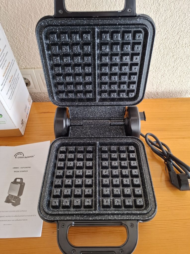 Гофретник въртяща основа LITTLE BALANCE 8805 Flip Waffles1200W,