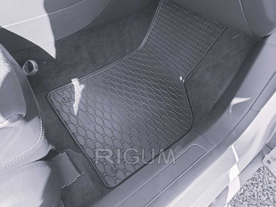 Гумени стелки или багажник VW PASSAT B6 / B7 / CC от 2005 - 2014 г.