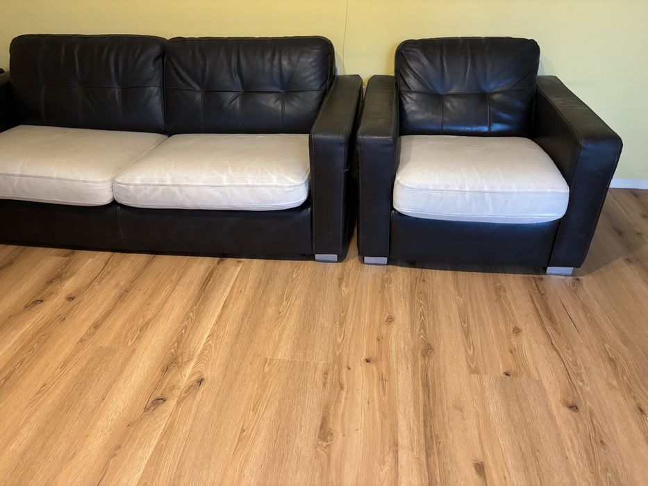 Диван и два футьойла