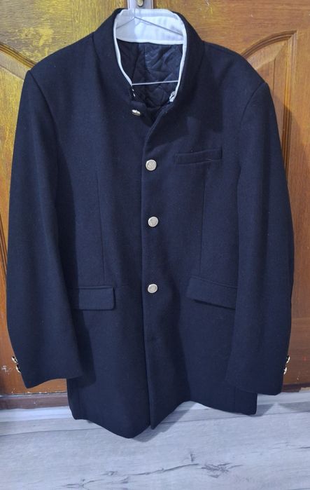 Пальто черное с воротником стойкой