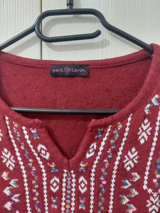 Bluza cu motive traditionale