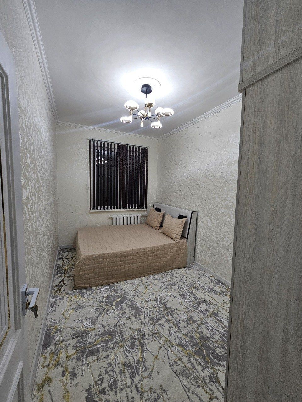 Продажа квартиры 

Чиланзар 2 квартал 
2/4/4  балкон 1.5*3 метра 
Ремо