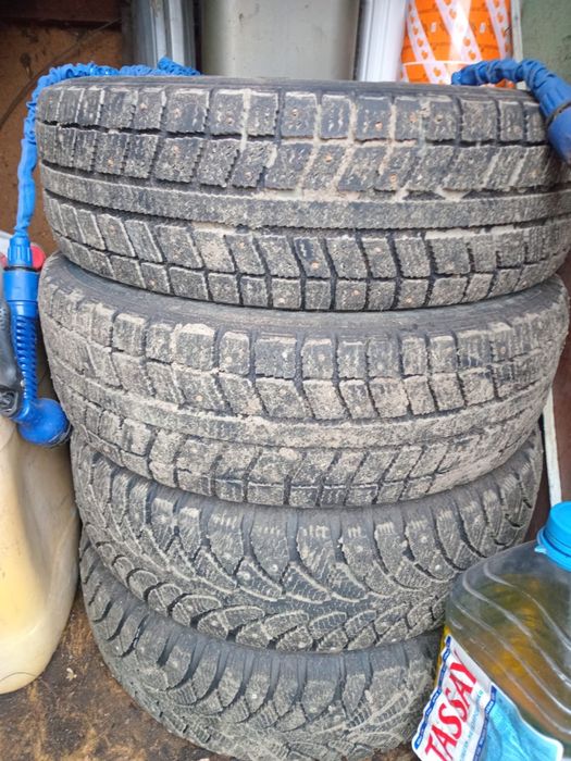 Камплект из 4 шин зимни,б/у