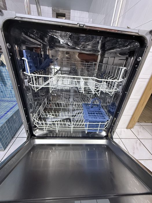 Продам Посудомоичную  машину