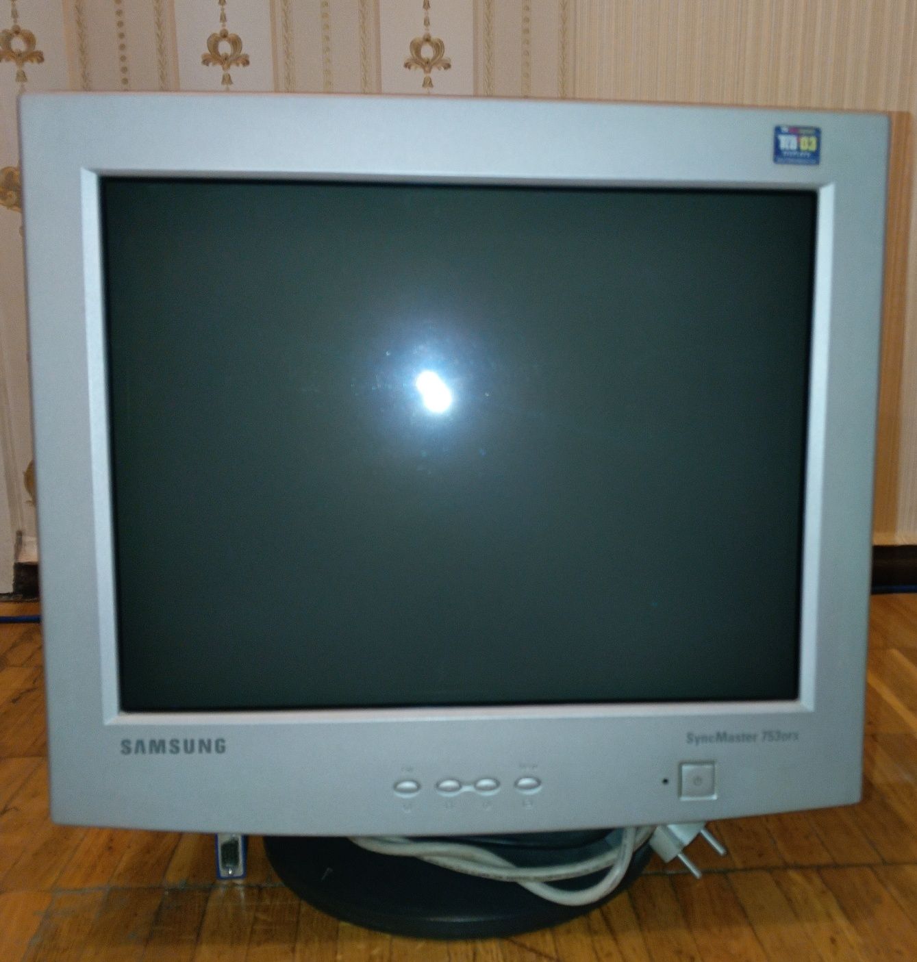 Samsung 17 ( SyncMaster ) ( 50-60 Hz )