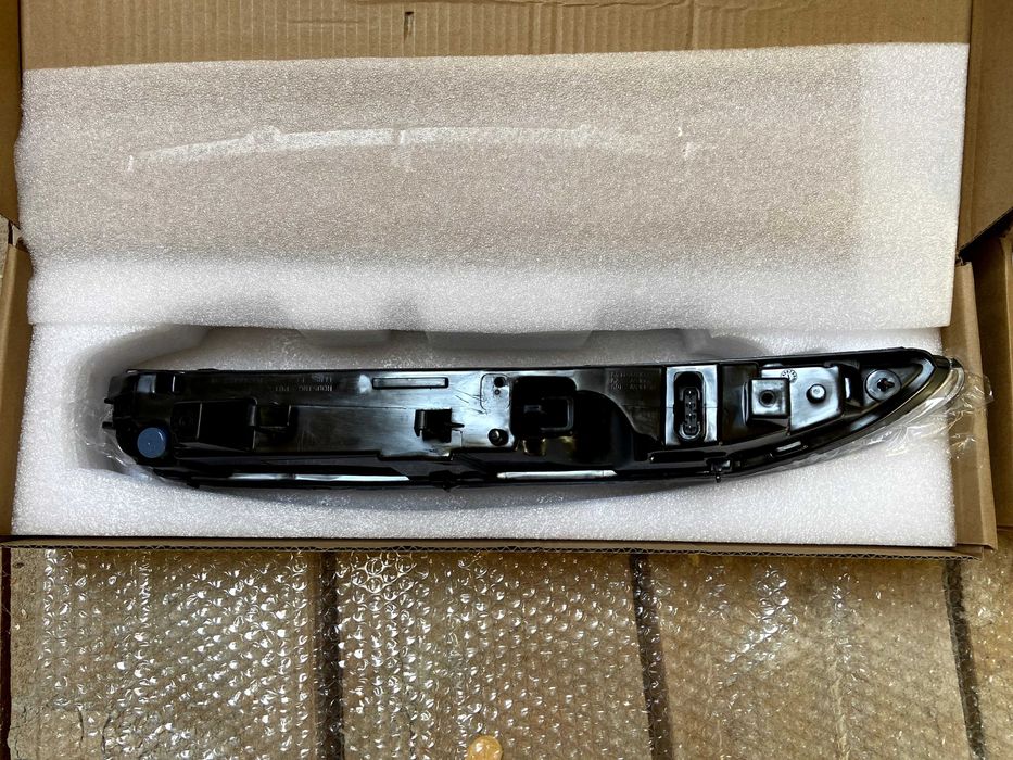 DRL Lumini de zi Porsche Cayenne 2011-2014 95863118100 95863118200