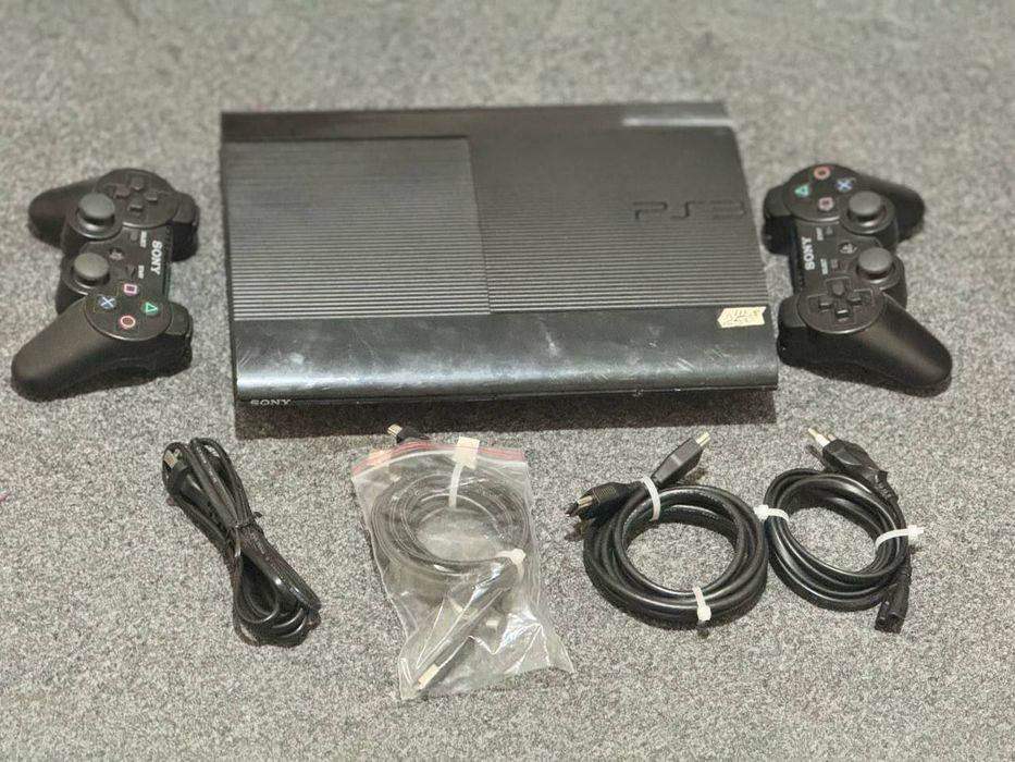 Playstation ps 3 super slim