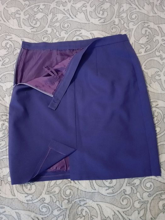 Юбка офисная в хорошем состоянии!