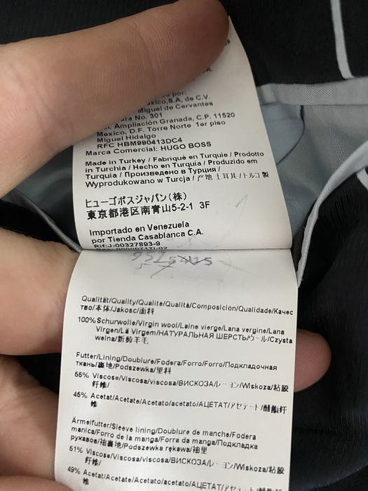 Costum BOSS lâna 100%