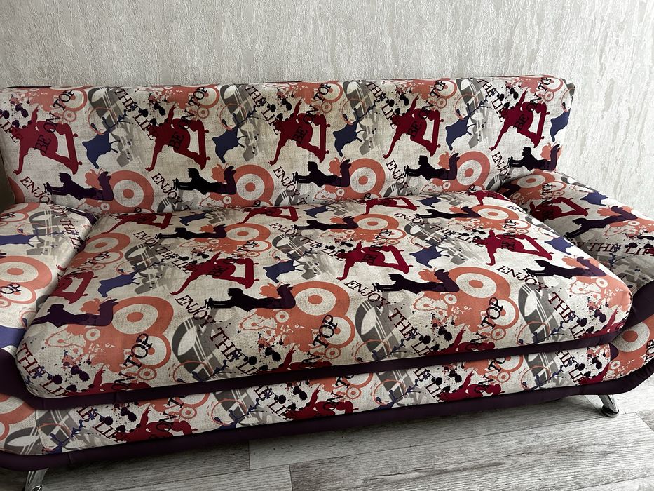 Продам диван . Б/у в отличном состоянии. Цена 60000 т.