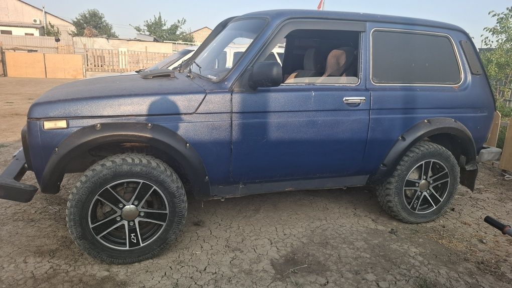 Нива 4×4 на полном ходу