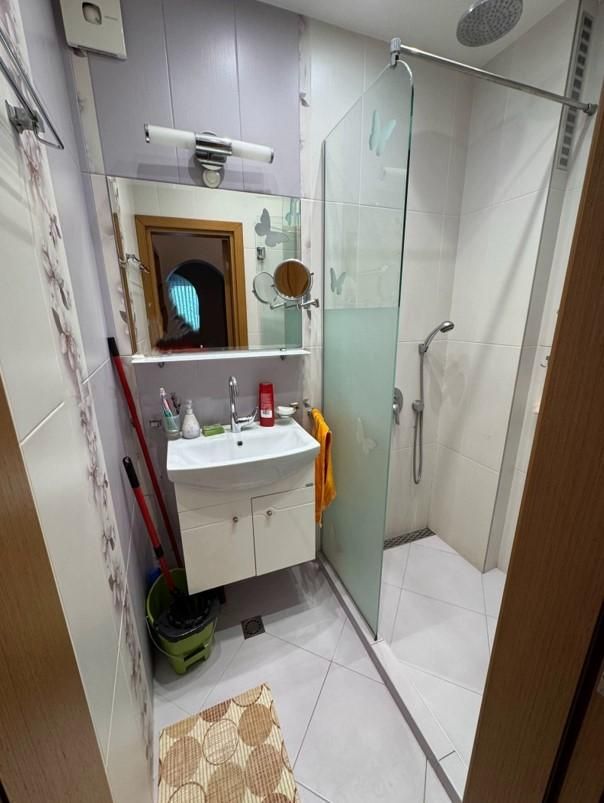 Дава се под наем Тристаен апартамент в София, Гео Милев - 68 кв.м за 749 € - Снимка #6