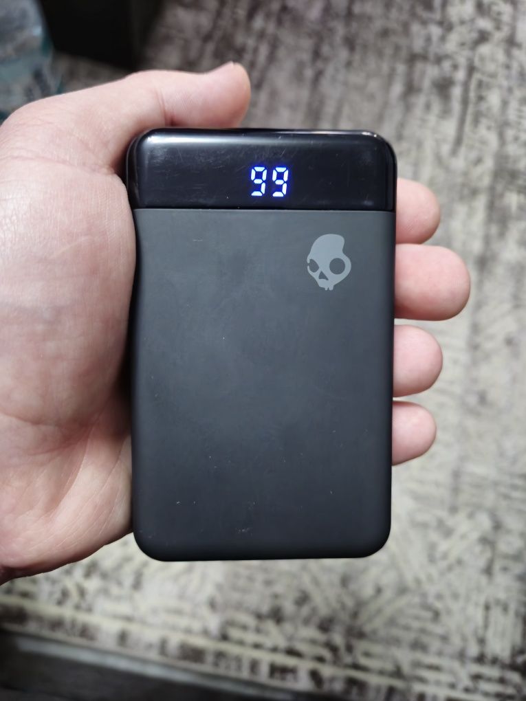 Vand baterie portabila de 10000 mAh skullcandy