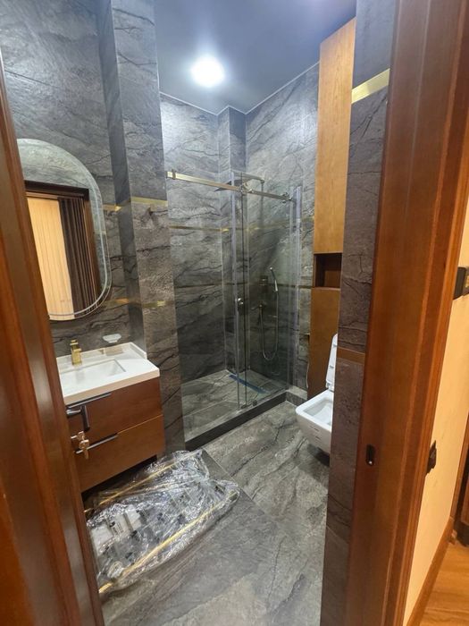 3/3/11 ЖК Mirabad Avenue Golden House Вид на аллею