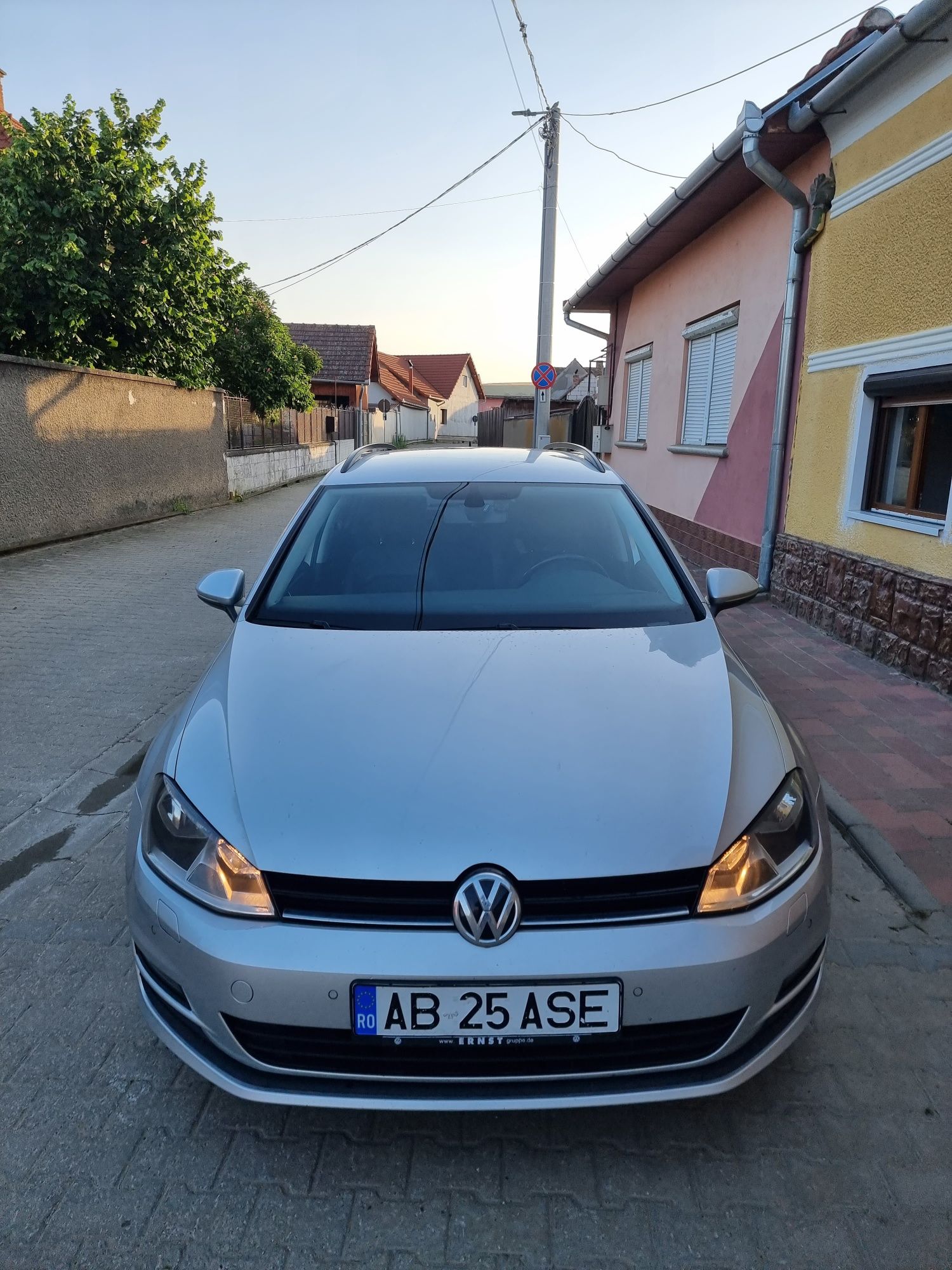 Vând Volkswagen Golf 7 break 2.0 TDI DSG an 2017