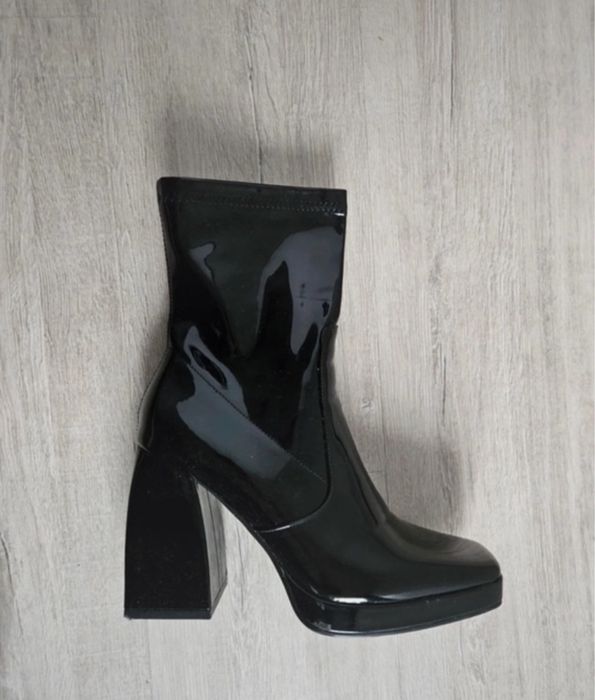 Botine negre lăcuite CROPP marimea 41