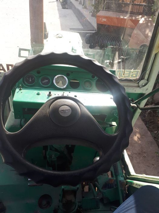 YMZ traktor sotiladi