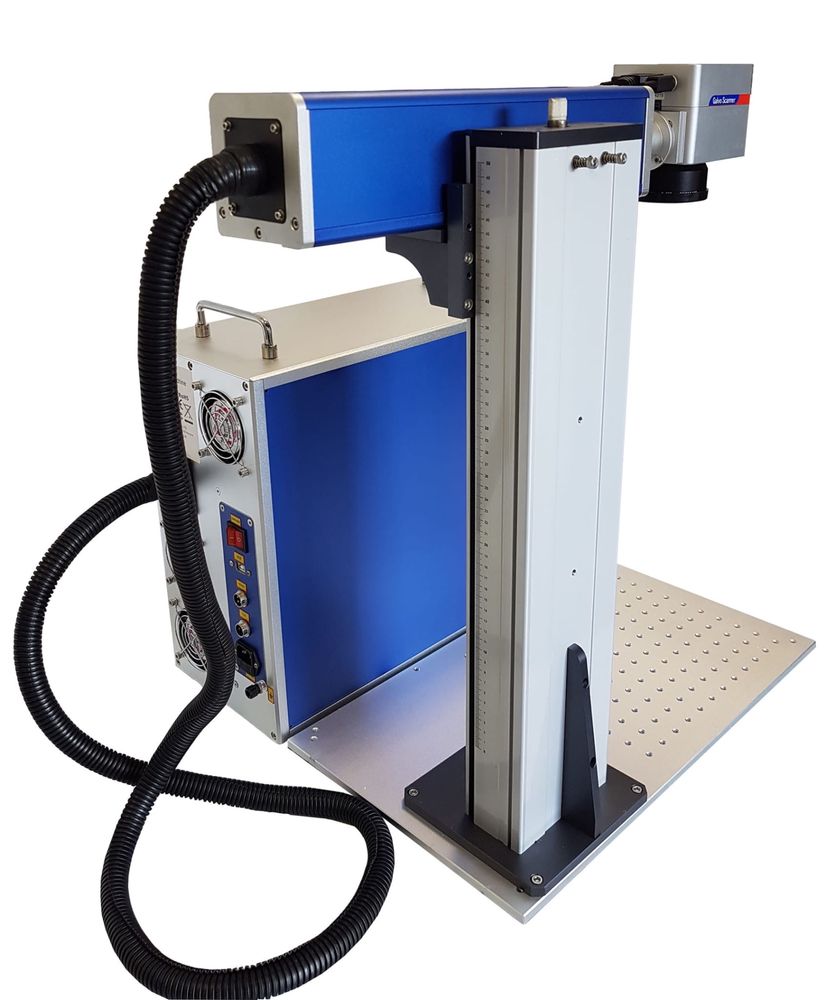 Висококачествен 50W Fiber Laser 50W с EZCAD2 Суперскорост и Детайлност