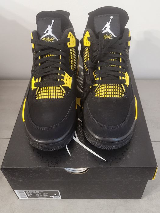 Jordan Retro 4 Thunder