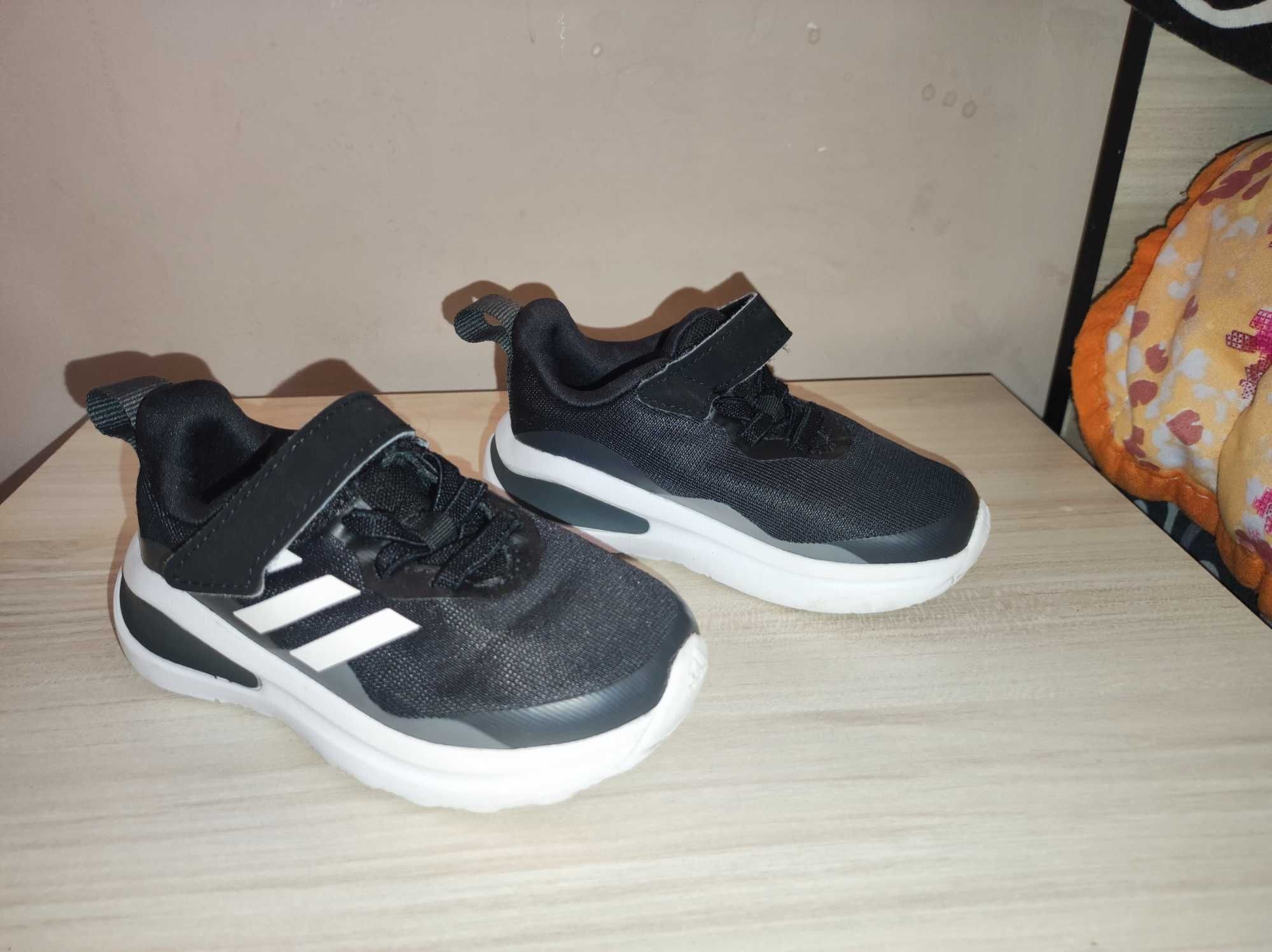 Детски маратонки Adidas  22 и 25,5