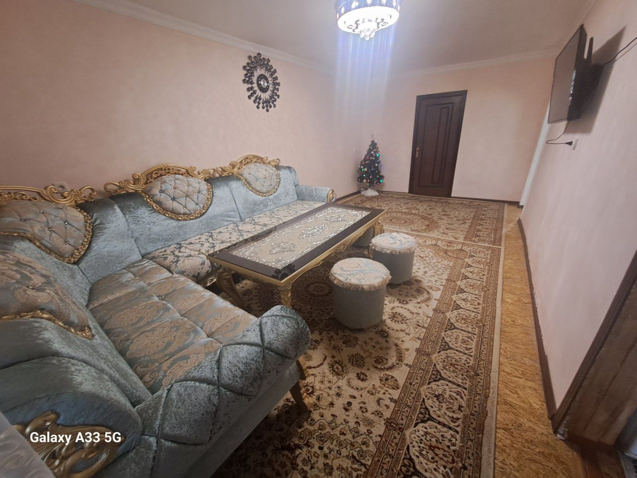 Продаётся. 3 комнатная квартира рисовий базар.