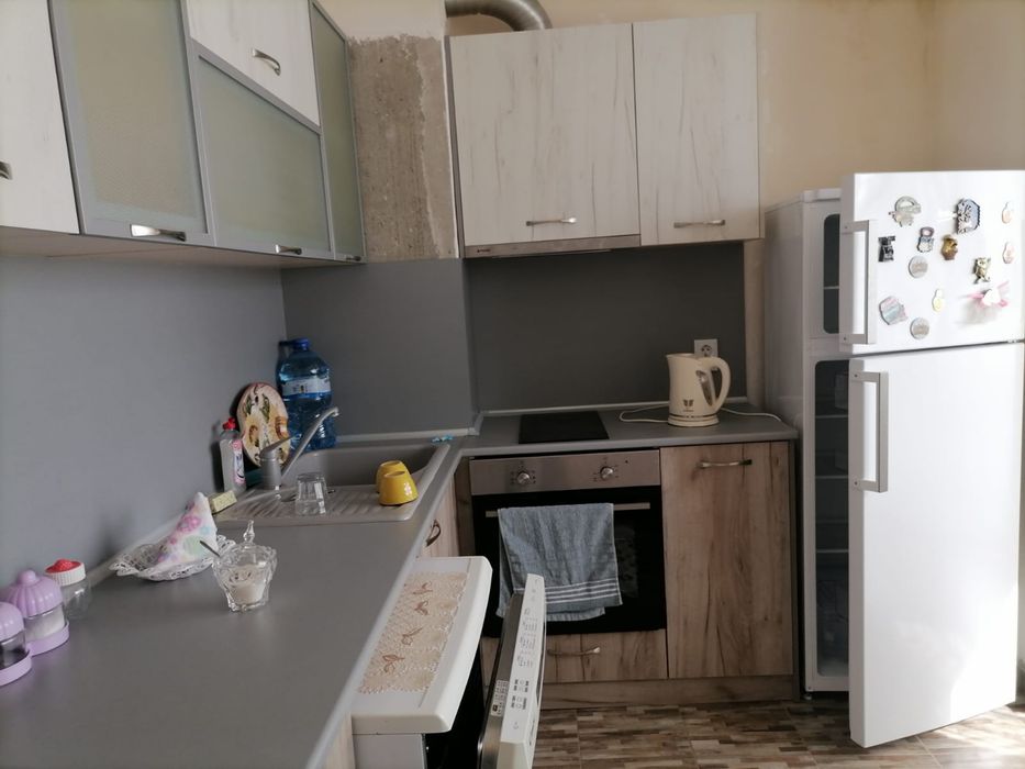 Продава се обзаведен апартамент