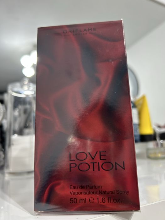 Apa de parfum Love Potion