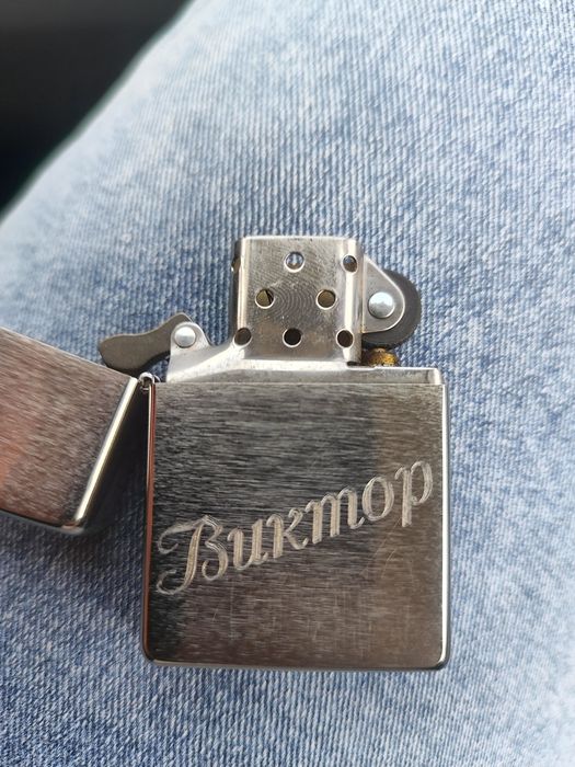 Зажигалка zippo ..