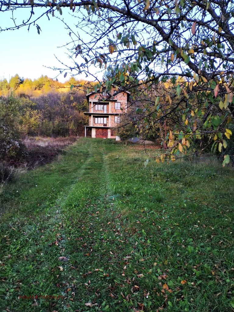 Продава се Къща в с. Долни Романци, Област Перник - 200 кв.м за 180 €/кв.м - Снимка #13