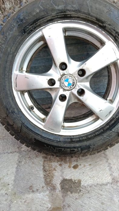 Продам диски с зимней резиной R15