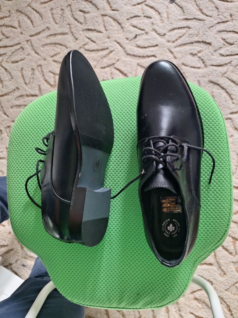 Pantofi eleganți Rieker noi.