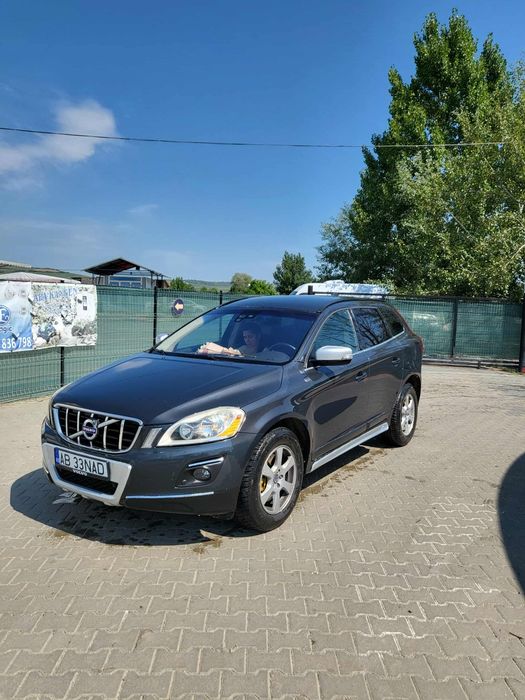 Volvo XC60 2.4 Diesel Pachet R-Design