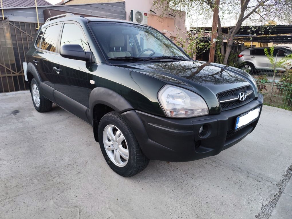 Hyundai Tucson pe benzină