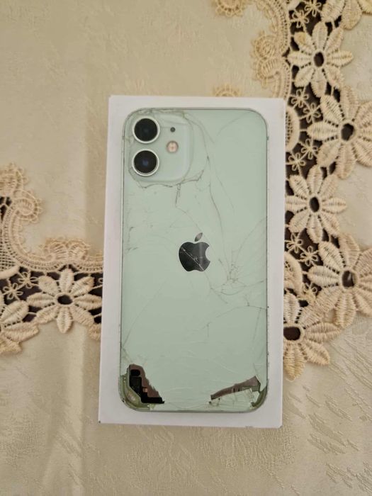Vand sau schimb iphone 12 mini full box